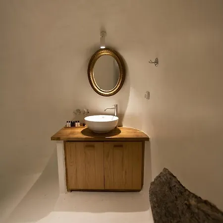 Astrea Notus Dome House *