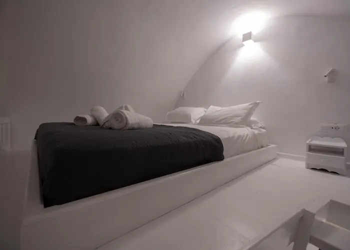 Astrea Notus Dome House Дом отдыха Ия