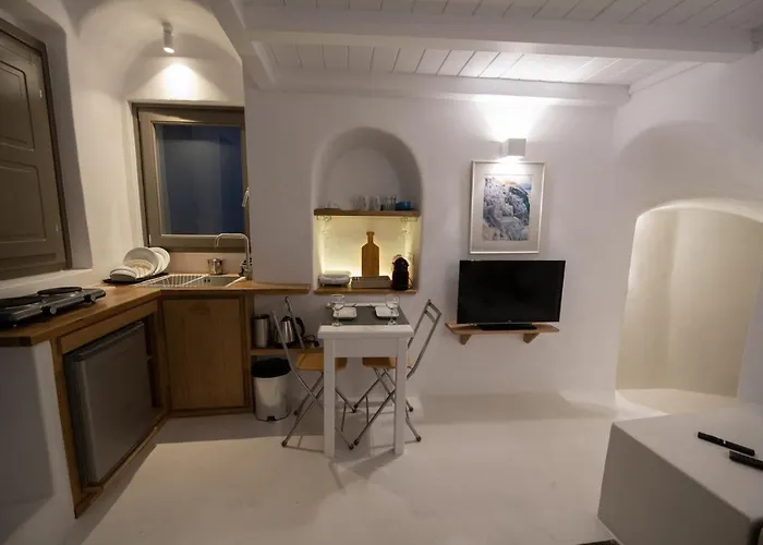 Astrea Notus Dome House *