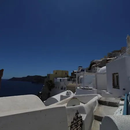 Astrea Notus Dome House