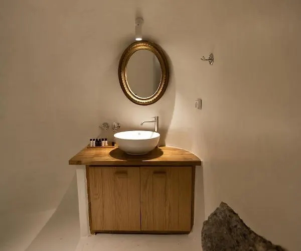 Astrea Notus Dome House *